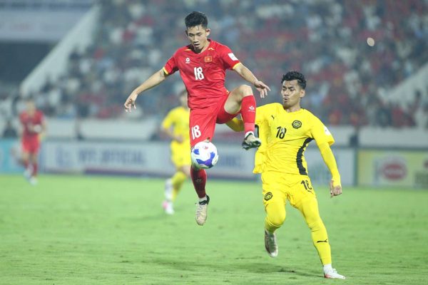Tuyển Việt Nam đấu Malaysia: Vì đâu nguy cơ 'lành ít dữ nhiều'