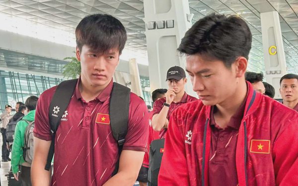 Tuyển Việt Nam về nước, HLV Kim Sang Sik hẹn đạt kết quả tốt ở Asian Cup 2027