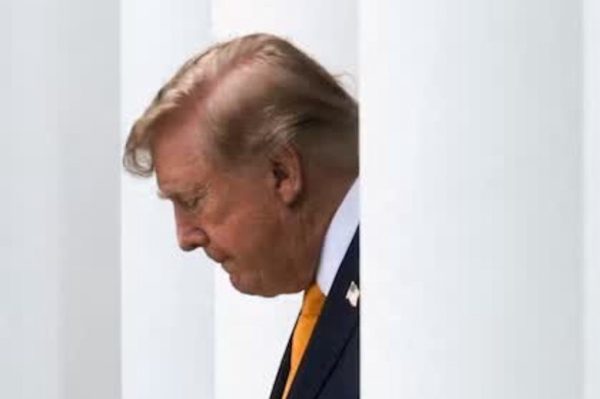 Tỷ lệ ủng hộ chiến dịch Iran giảm, uy tín của Tổng thống Trump xuống thấp kỷ lục