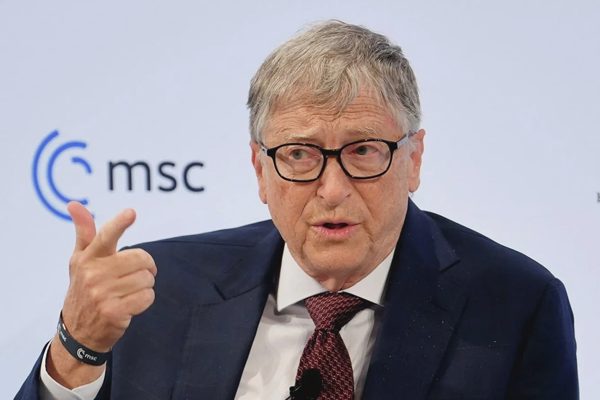 Tỷ phú Bill Gates cảnh báo AI có thể dẫn tới thảm họa