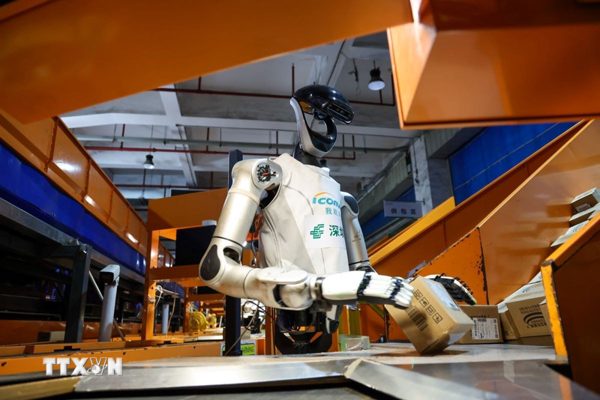 Tỷ phú Elon Musk dự báo thế giới có 1 tỷ robot hình người trong 10 năm tới