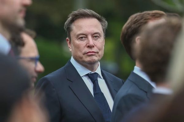 Tỷ phú Elon Musk hứa tặng cổ phiếu SpaceX cho mọi trẻ em Mỹ