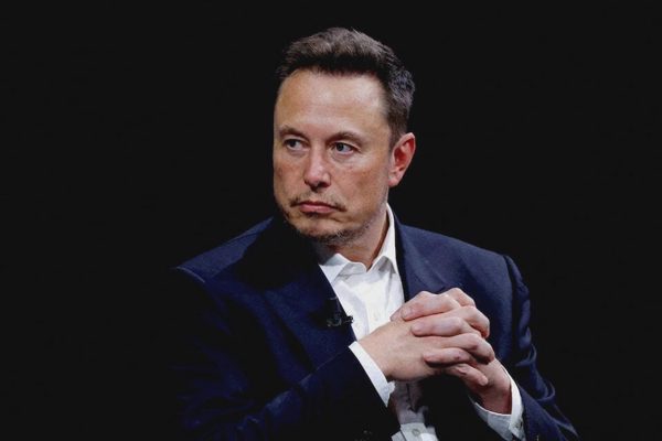 Tỷ phú Elon Musk nêu lý do siết tốc độ Starlink của Ukraine, Nga lên tiếng