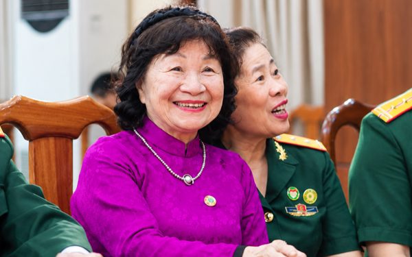 U Dung và hành trình hơn 20 năm giữ lửa 'Mãi mãi tuổi 20'