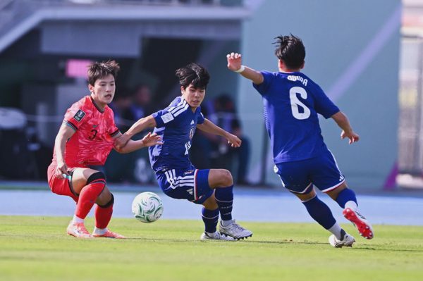 U23 Nhật Bản 0-0 U23 Hàn Quốc (hiệp 1): Nhật Bản may mắn thoát thua