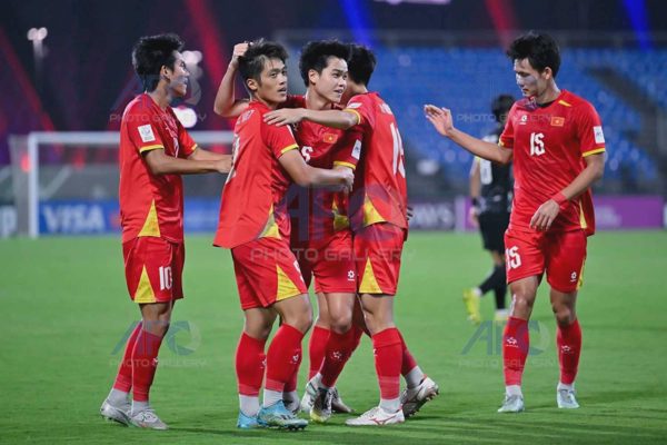 U23 Việt Nam - U23 Kuwait (17h hôm nay): Chiến thắng ngày ra quân?