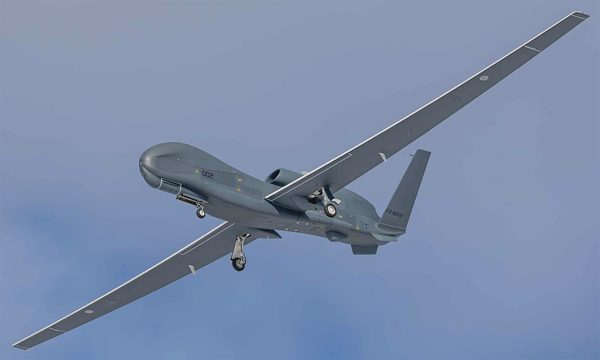 UAV 130 triệu USD của Nhật Bản mất tích, nghi lao xuống biển
