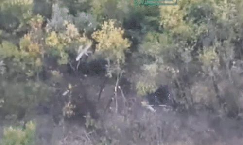 UAV Lancet, drone cáp quang tập kích pháo tự hành triệu USD của Ukraine