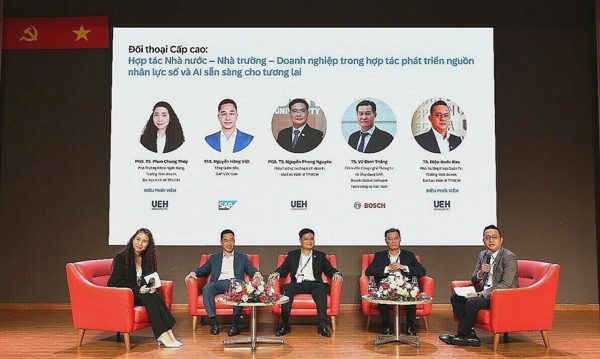 UEH bàn hướng phát triển nhân tài số trong giáo dục đại học
