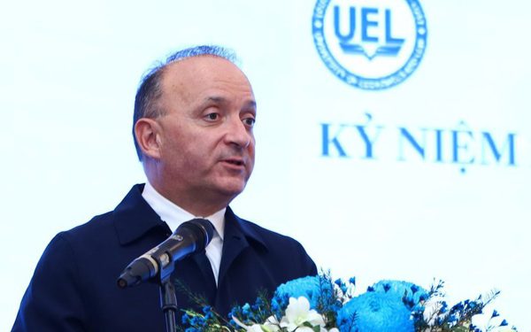 UEL hợp tác với đại học hàng đầu về luật ở Pháp để đào tạo thạc sĩ luật
