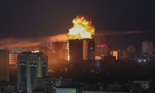 Ukraine chật vật giữa thế thiếu tiền, cạn đạn