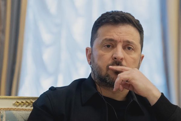 Ukraine đề xuất ngừng bắn một phần với Nga