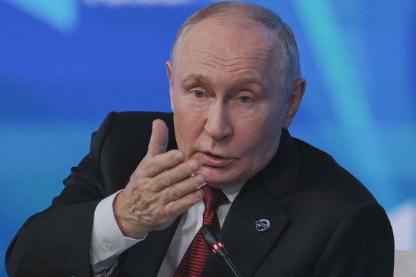 Ukraine dồn dập tấn công hạ tầng Nga, Tổng thống Putin cảnh báo hậu quả