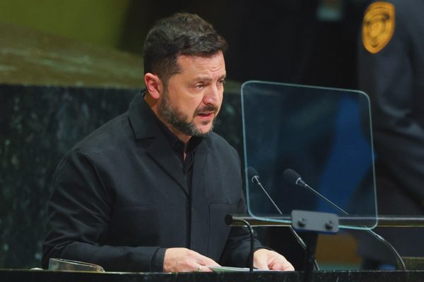 Ukraine kêu gọi Nga “ngừng bắn vô điều kiện ngay lập tức”