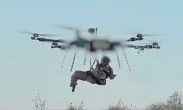 Ukraine lần đầu dùng drone bay để giải cứu thương binh