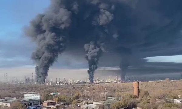 Ukraine nối lại tập kích nhà máy lọc dầu Nga sau nửa tháng tạm dừng