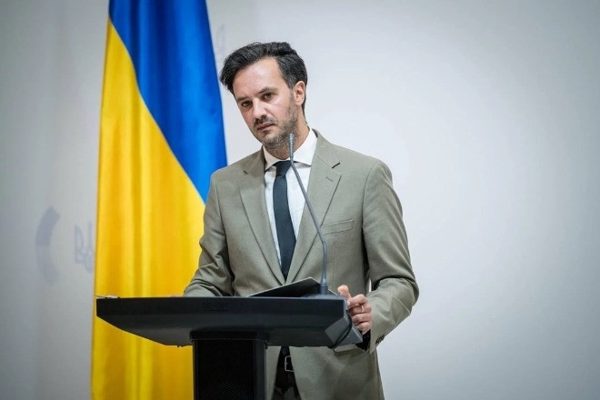 Ukraine sẵn sàng đàm phán 5 thỏa thuận ngừng bắn với Nga