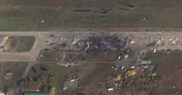 Ukraine tấn công sân bay quân sự Nga, phá hủy 6 máy bay Su-34
