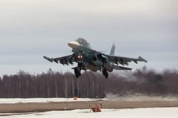 Ukraine tuyên bố tập kích sân bay quân sự Nga, đánh trúng loạt tiêm kích