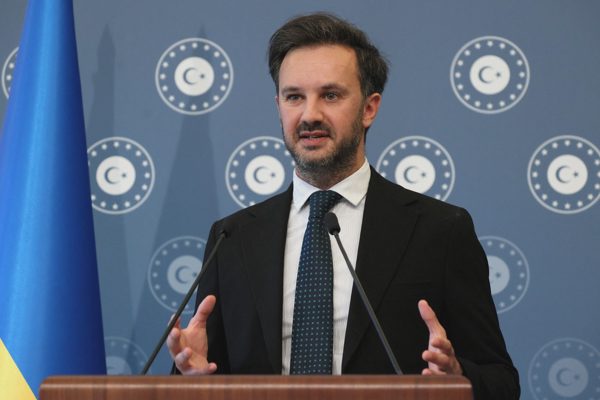 Ukraine ủng hộ 5 phương án ngừng bắn với Nga