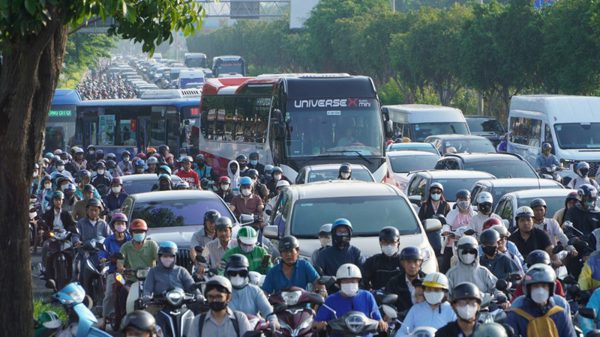 Ùn tắc diện rộng trung tâm Thành phố Hồ Chí Minh ngay giờ cao điểm buổi sáng