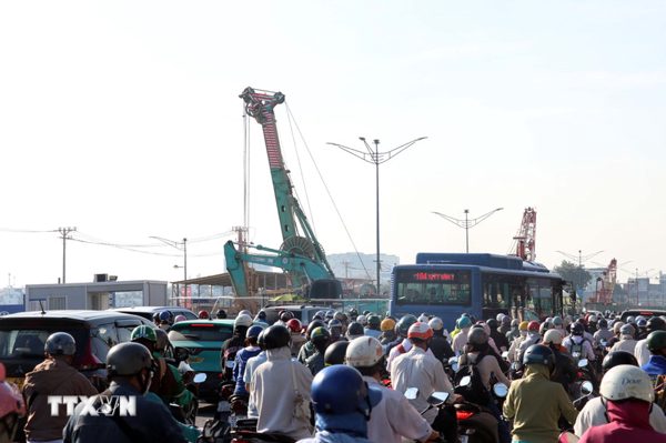 Ùn ứ kéo dài cửa ngõ Tây Bắc Thành phố Hồ Chí Minh do thi công metro