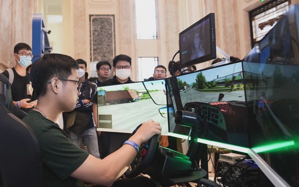 Ứng dụng AI vào sản xuất, y tế, logistics có thể được tài trợ tới 3 tỉ đồng