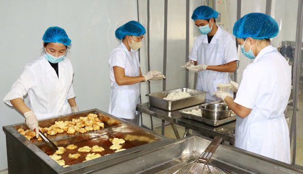 Ứng dụng công nghệ enzyme và lồng nhựa HDPE trong sản xuất thủy sản Vân Đồn