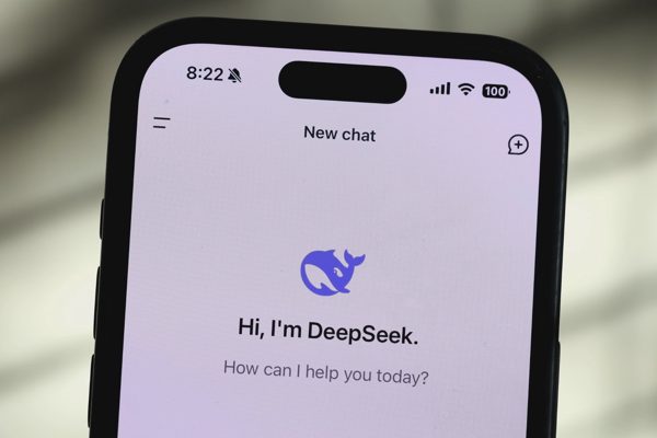 Ứng dụng DeepSeek trên iPhone gửi dữ liệu nhạy cảm về Trung Quốc