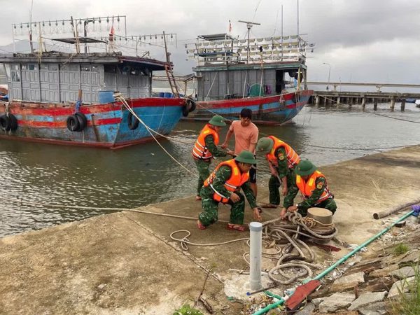 Ứng phó áp thấp nhiệt đới, Huế đưa hơn 1.000 tàu thuyền vào bờ