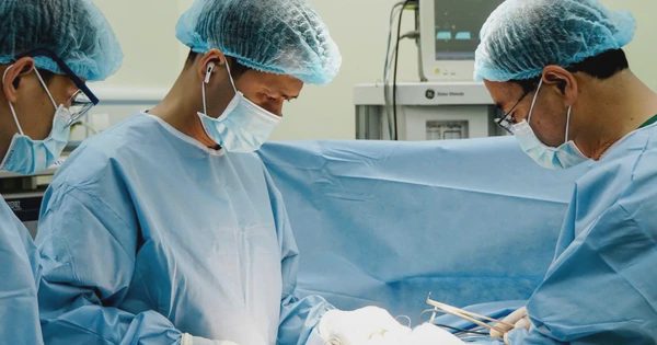 Ung thư đại trực tràng ngày càng trẻ hóa, dấu hiệu nào cần cảnh giác?