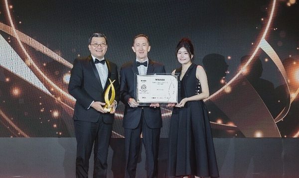 UOA Group nhận giải nhà phát triển bất động sản thương mại bền vững