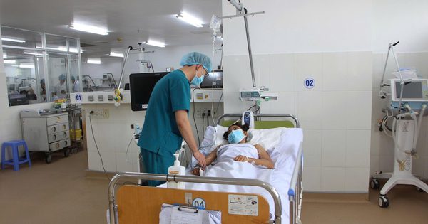 Uống 20 viên Panadol và nước rửa chén, cô gái 19 tuổi nguy kịch