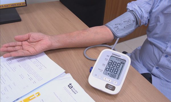 Uống nhiều nước tăng lực có làm tăng huyết áp?