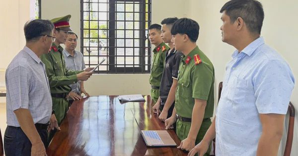Uống rượu bia rồi lái ô tô tông công nhân vệ sinh, tài xế bị bắt giam