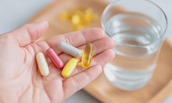 Uống thừa vitamin có thể gây hại thế nào?