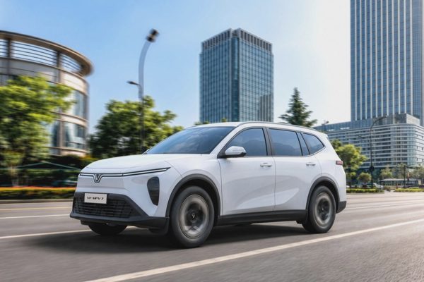 Ưu đãi 67,5 triệu đồng, miễn phí sạc: Bài toán đổi xe dễ hơn với VF MPV 7