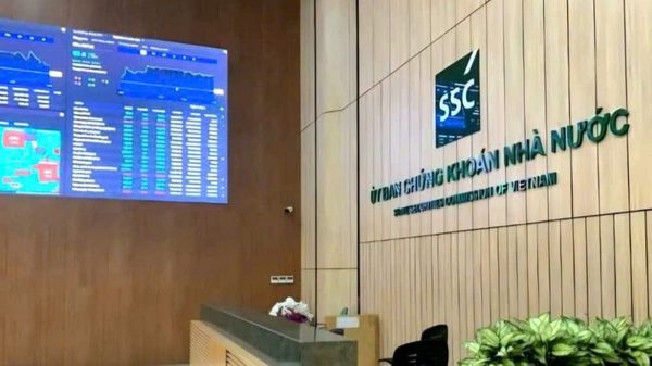 Ủy ban chứng khoán Nhà nước khuyến cáo nhà đầu tư cảnh giác với thông tin sai lệch trên mạng xã hội