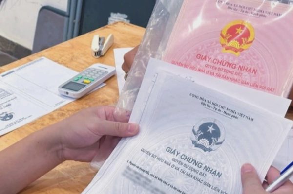 Ủy quyền cho “cò”, thủ tục đất đai được giải quyết nhanh hơn?