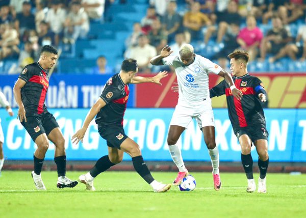 V.League liệu có nổ ra 'bong bóng' ngoại binh?