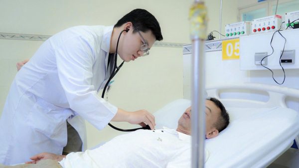 Vai trò của ép tim ban đầu trong cấp cứu ngừng tim đột ngột
