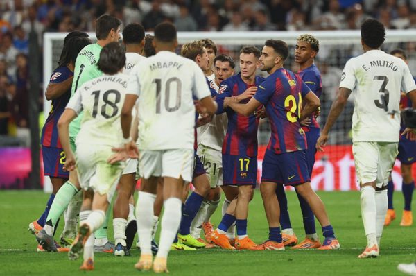 Valdano: 'El Clasico là cuộc chiến của quả bóng, không gian và kẻ bị tình nghi'