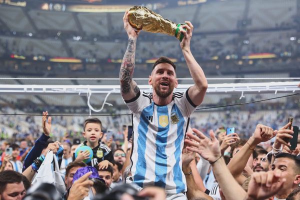 Valdano: 'Messi đã dạy chúng ta bản chất cốt lõi của bóng đá'