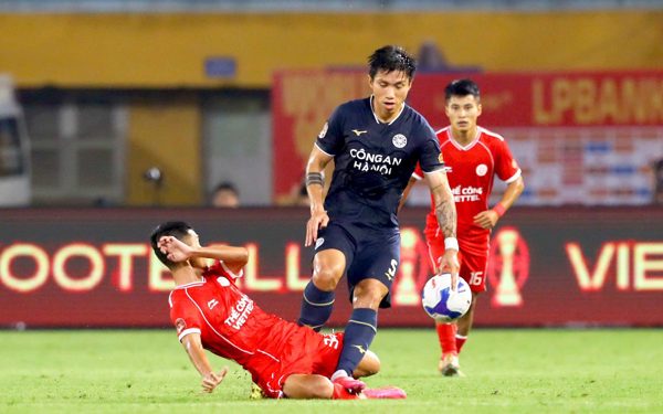 Văn Hậu bị cấm thi đấu 4 trận