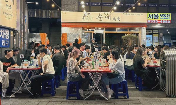Văn hóa nhậu đồ nướng vỉa hè của người Hàn
