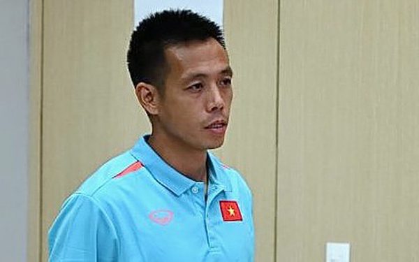 Văn Quyết đi học bằng huấn luyện viên, được tín nhiệm làm lớp trưởng