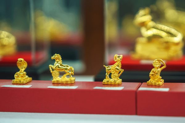 Vàng gặp áp lực kép, giá có nguy cơ xuống 4.360 USD/ounce