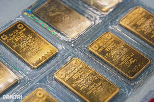 Vàng miếng SJC, vàng thế giới đồng loạt giảm giá