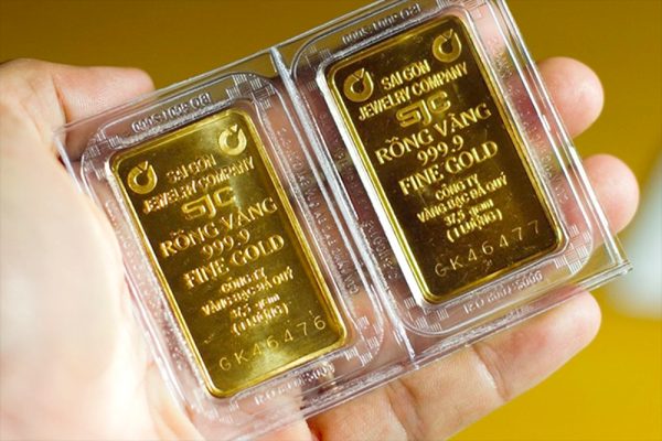 Vàng SJC cao hơn thế giới gần 13 triệu đồng/lượng