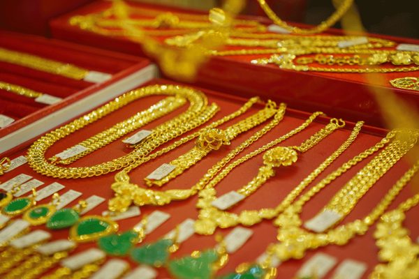 Vàng SJC mất 2,2 triệu đồng một tuần, thị trường chờ tín hiệu quyết định
